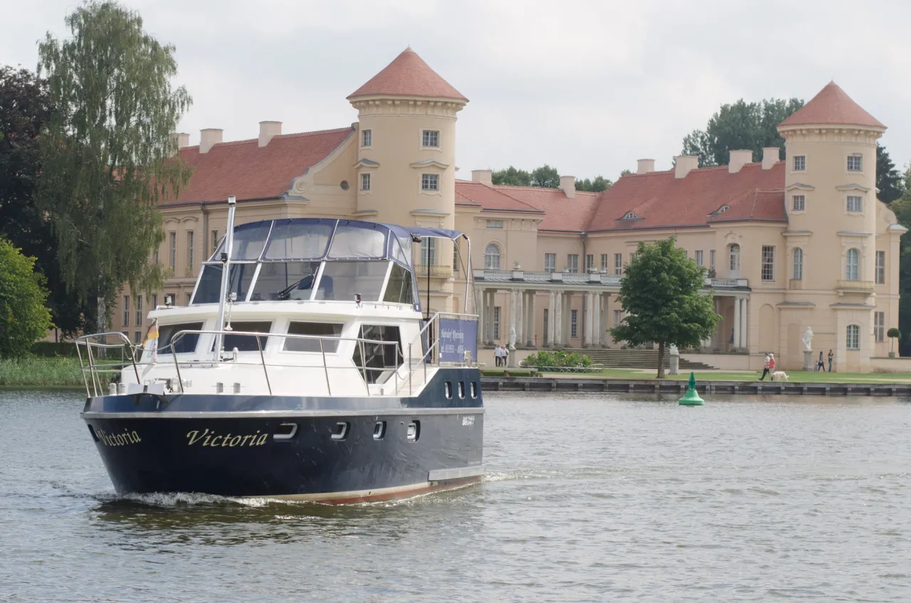 Stahl-Motoryacht Renal 36 3 kabinen "Victoria" mieten – 3