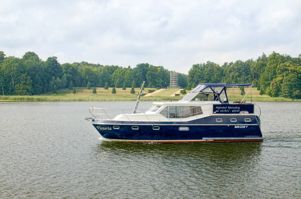 Stahl-Motoryacht Renal 36 3 kabinen "Victoria" mieten