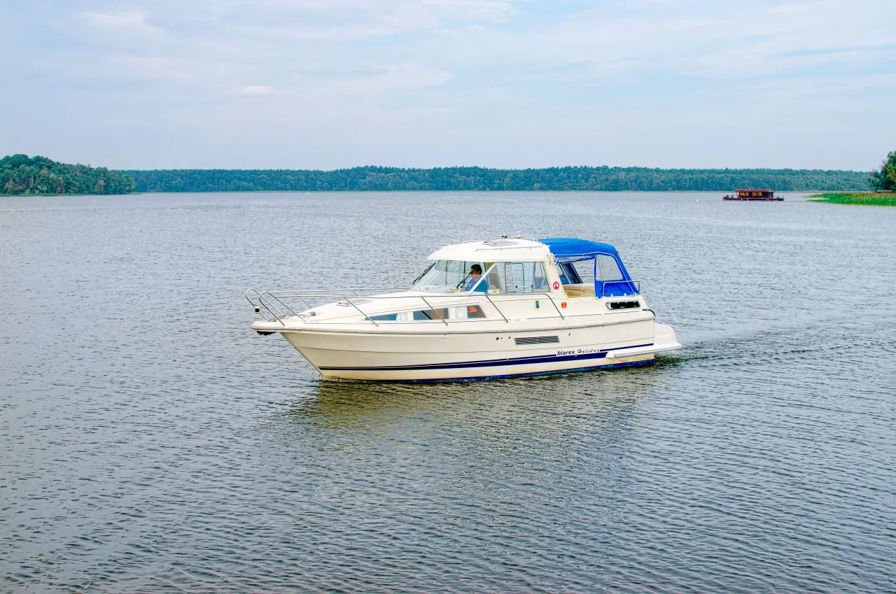 Familien-Cruiser Marex Holiday 280 "Carina" mieten
