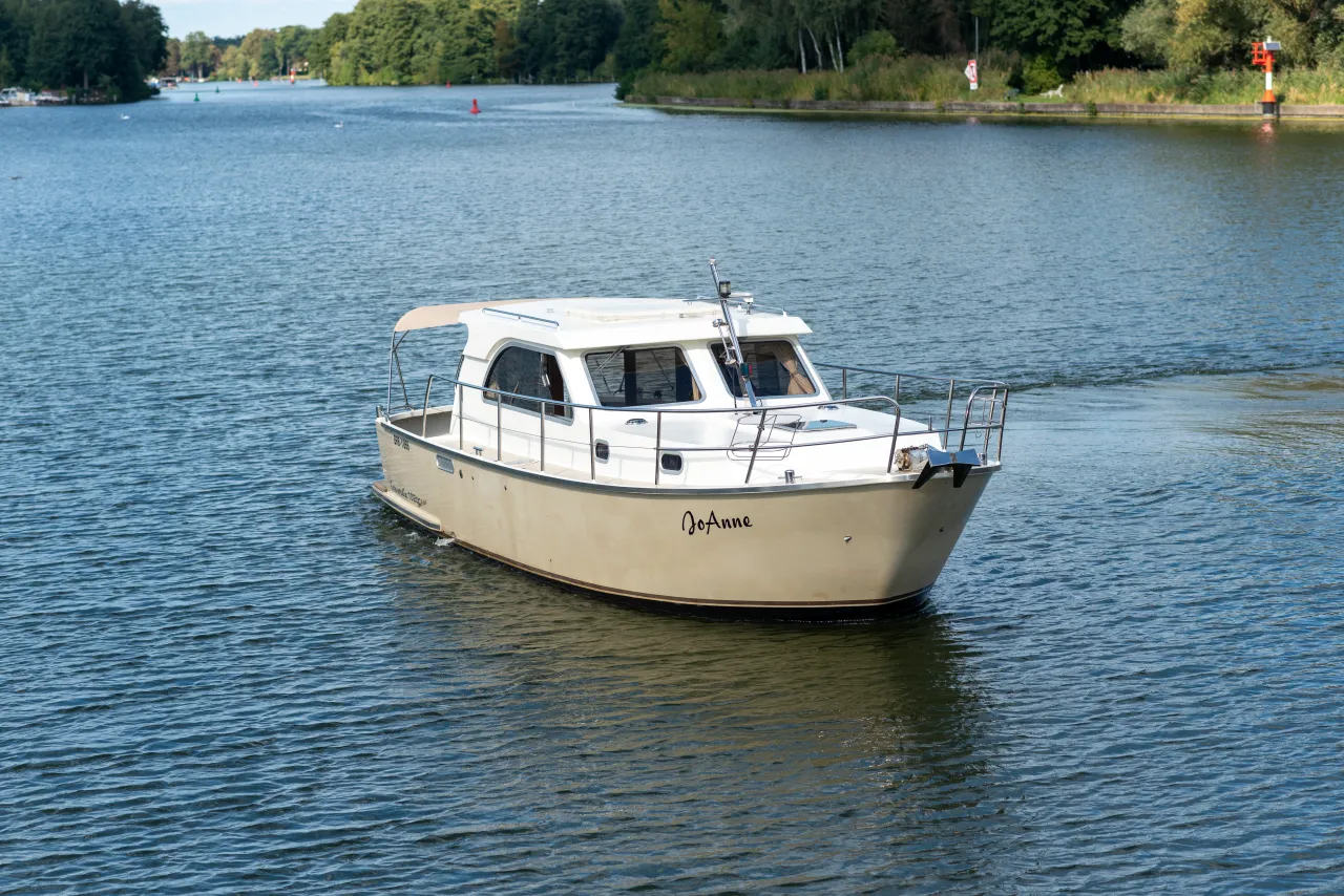 Stahl-Motoryacht Concordia 102 OC "Joanne" mieten