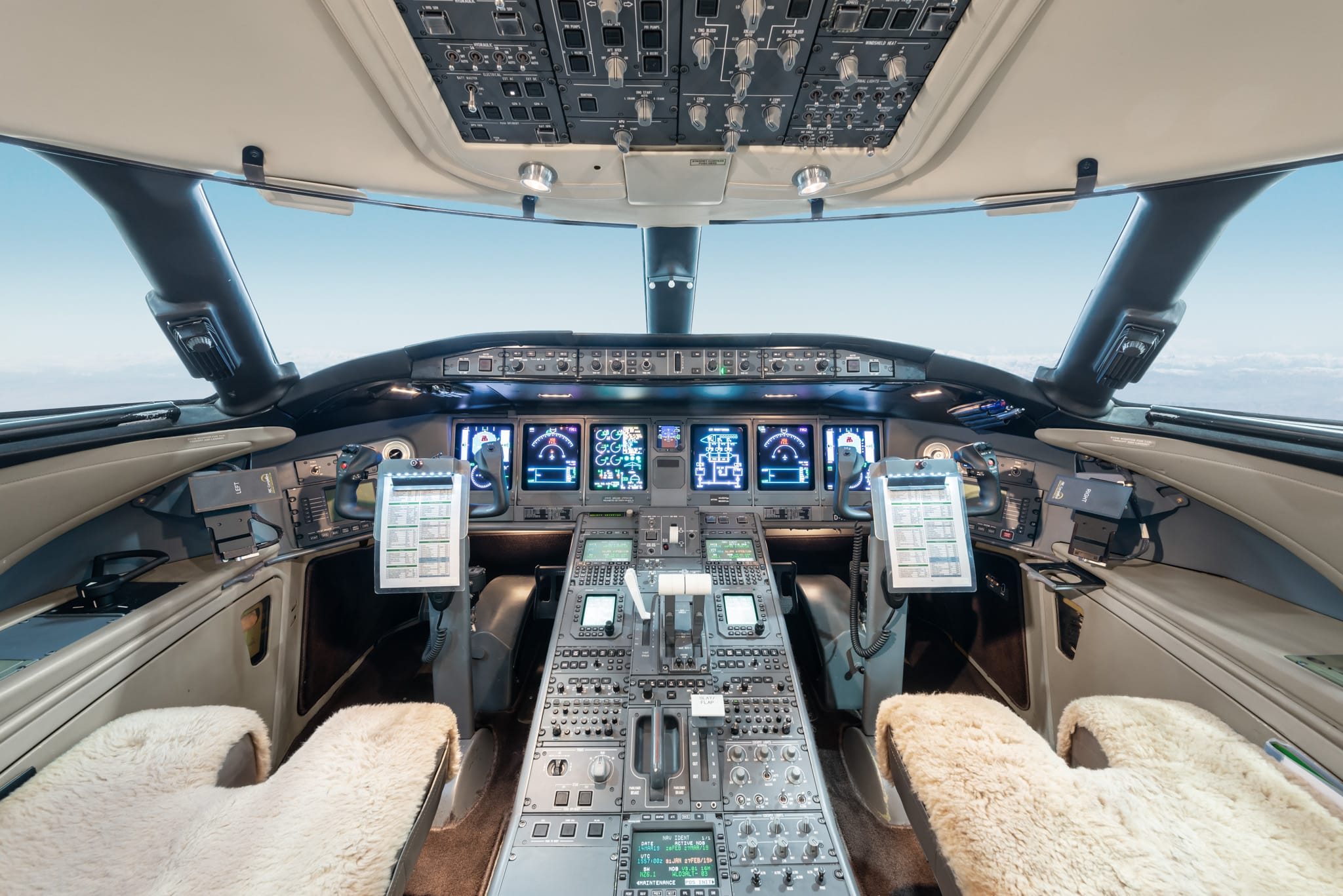 Privatjet Global Express D-ACEV chartern / mieten