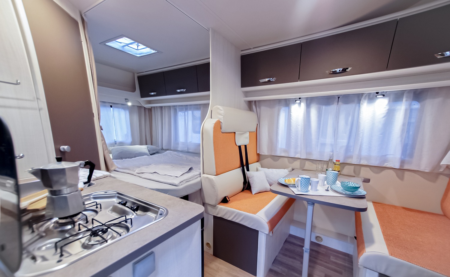 Wohnmobil ECO 680 mieten – 6 Schlafplätze, ab 105 €/Tag, 33 Stationen – 4
