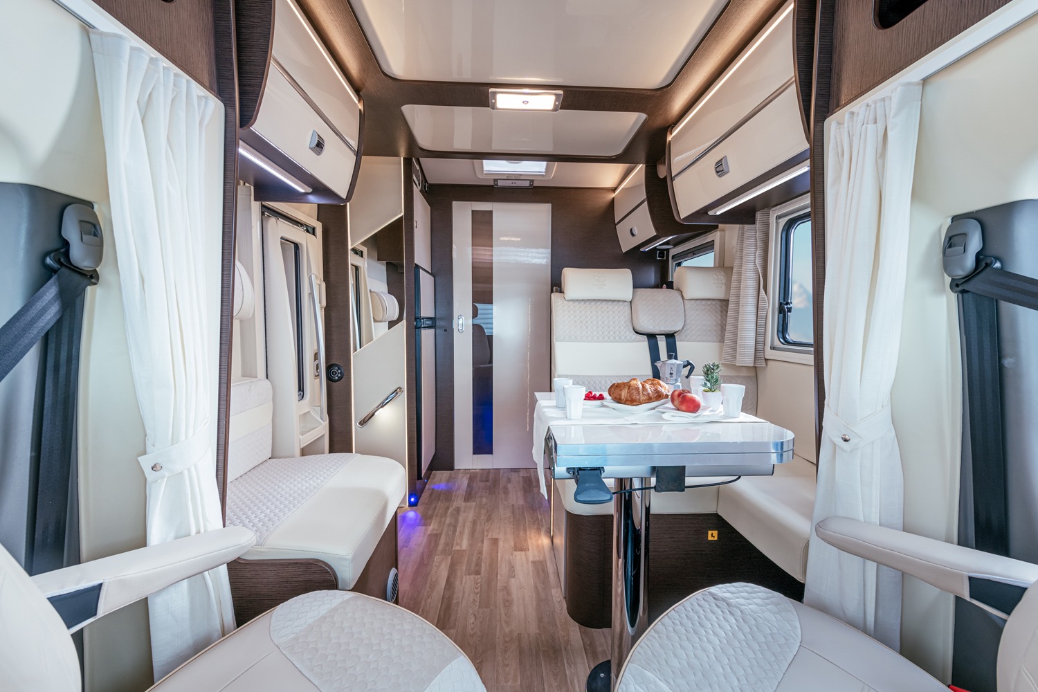Wohnmobil Alaska TD mieten – bis zu 4 Schlafplätze, ab 120 €/Tag, 33 Stationen – 5
