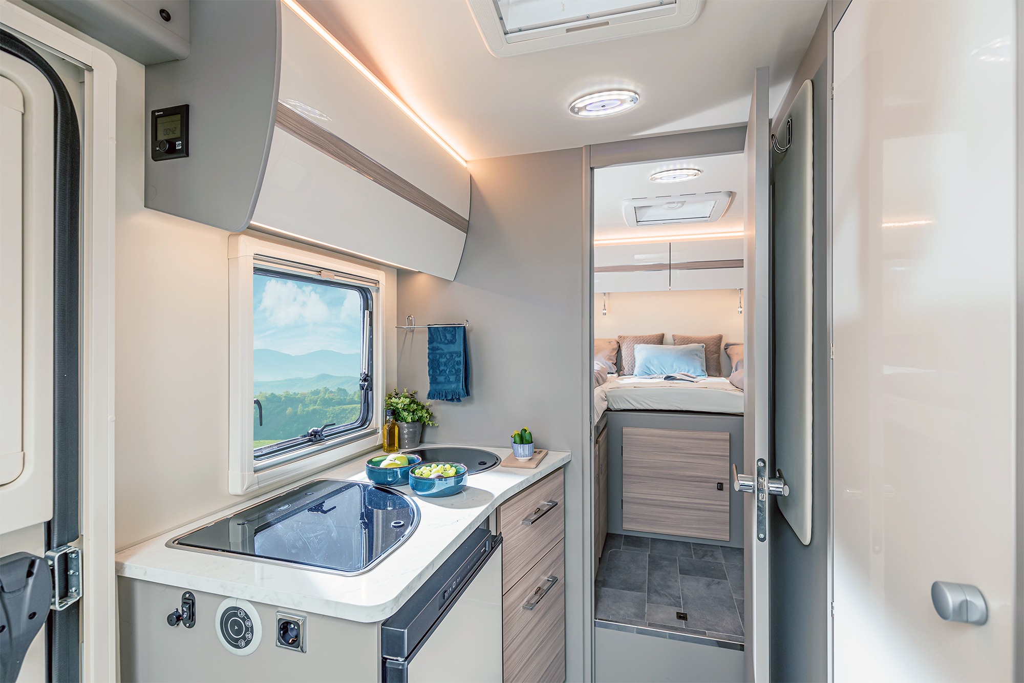 Wohnmobil ACT 690 mieten – bis zu 4 Schlafplätze, ab 115 €/Tag, 33 Stationen – 3