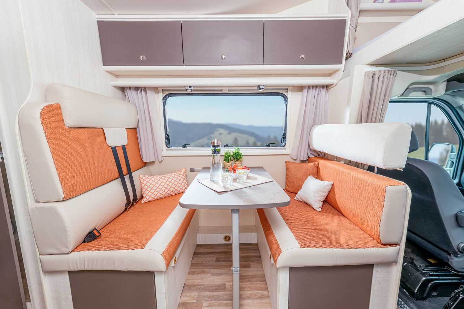 Wohnmobil ECO 660 mieten – 6 Schlafplätze, ab 105 €/Tag, 33 Stationen – 3