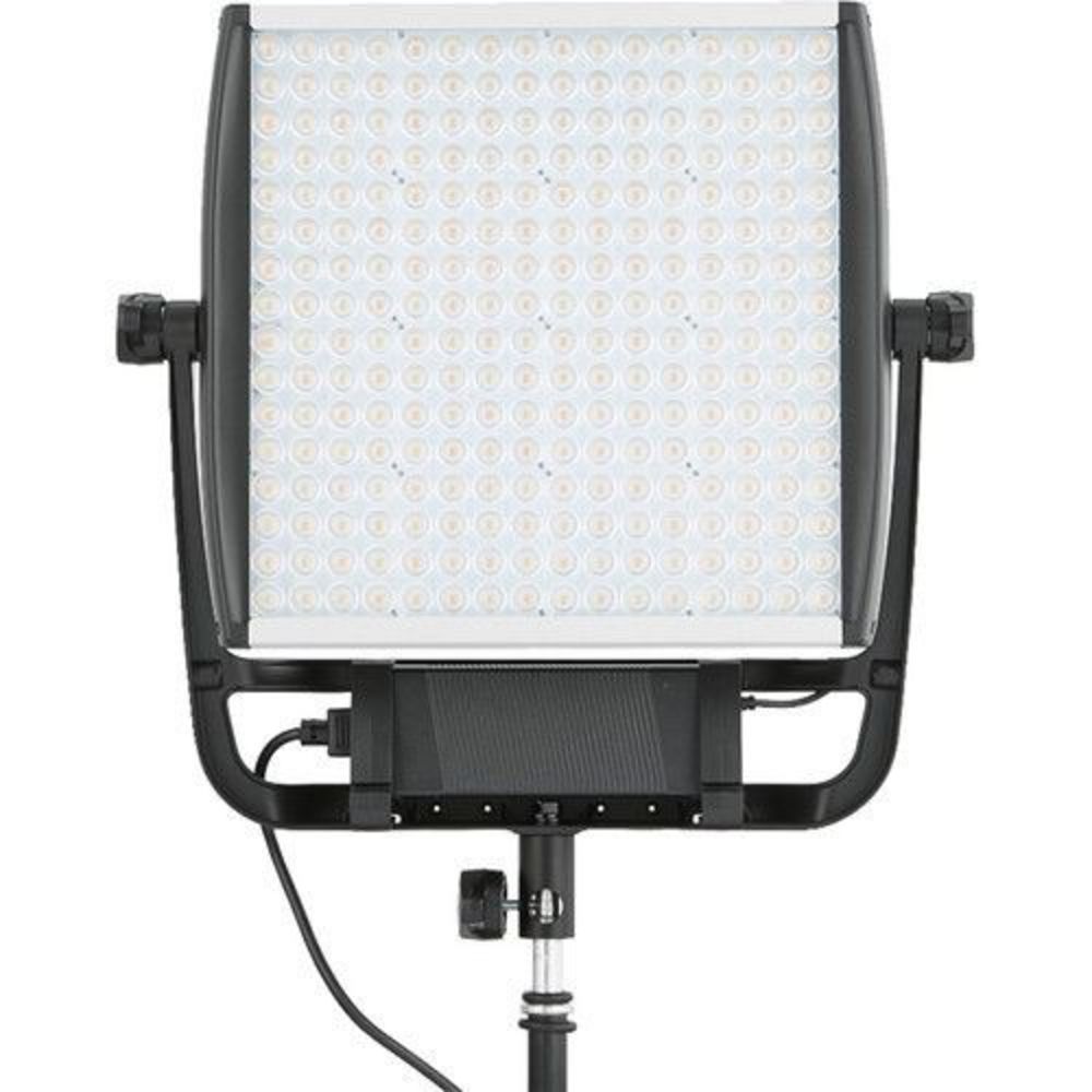 Litepanels Astra 6X Zweifarbiges 1x1 LED-Panel mieten – ab 50 €/Tag