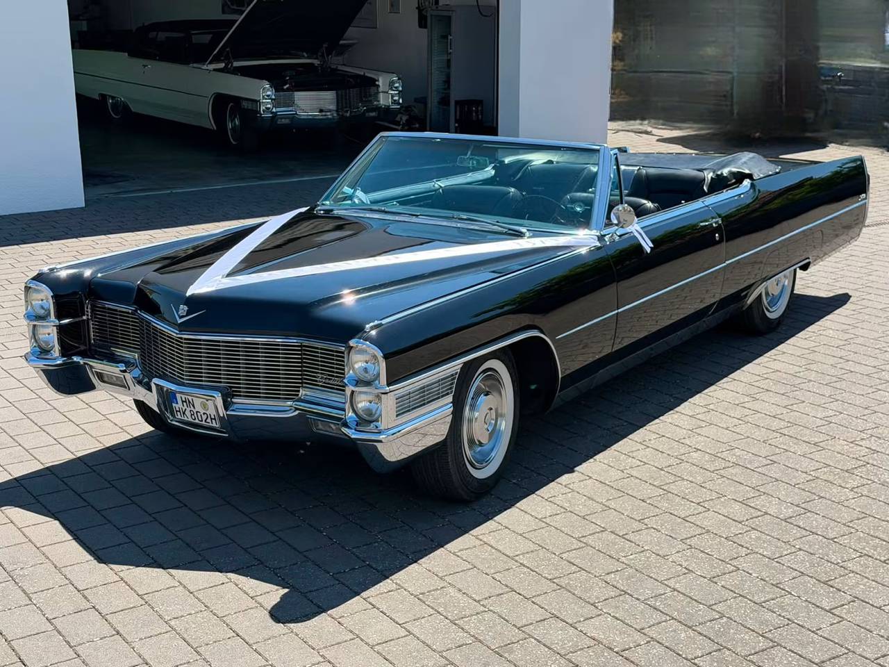 Cadillac de Ville Cabrio schwarz mieten in Neckarwestheim – Thumbnail 6