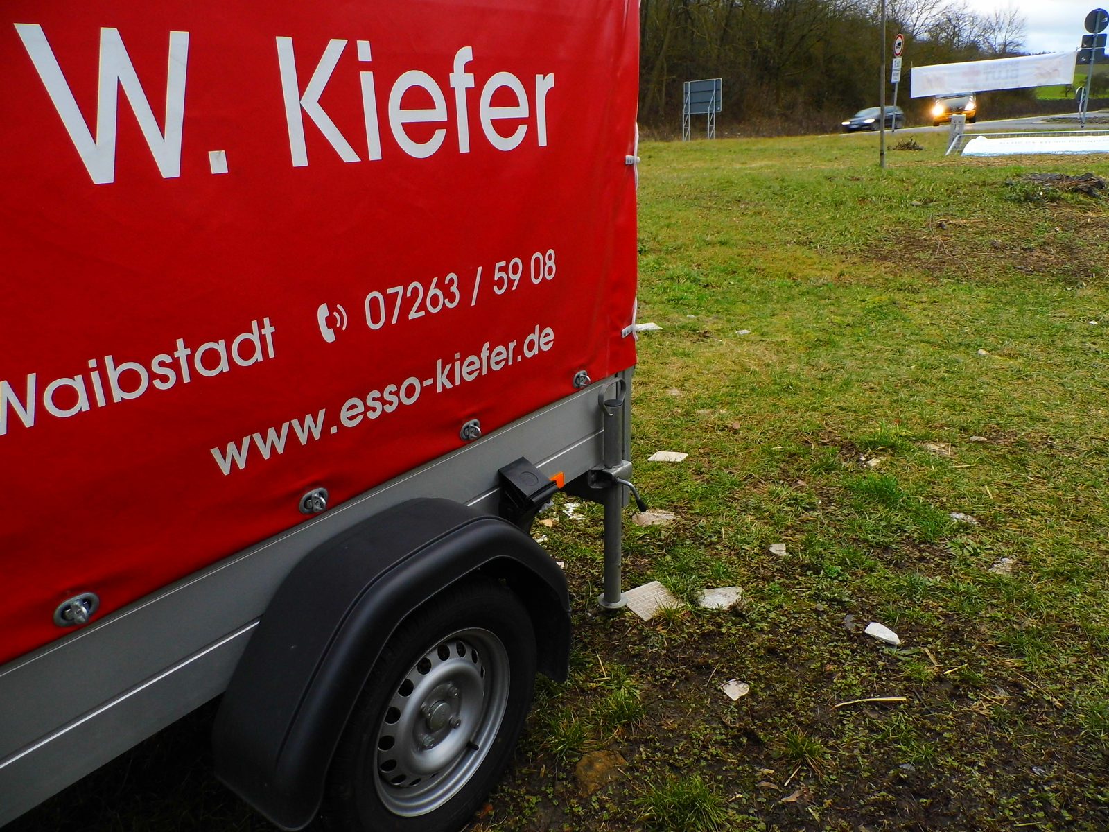 Kastenanhänger Tieflader mieten in Waibstadt – 560 kg – 4