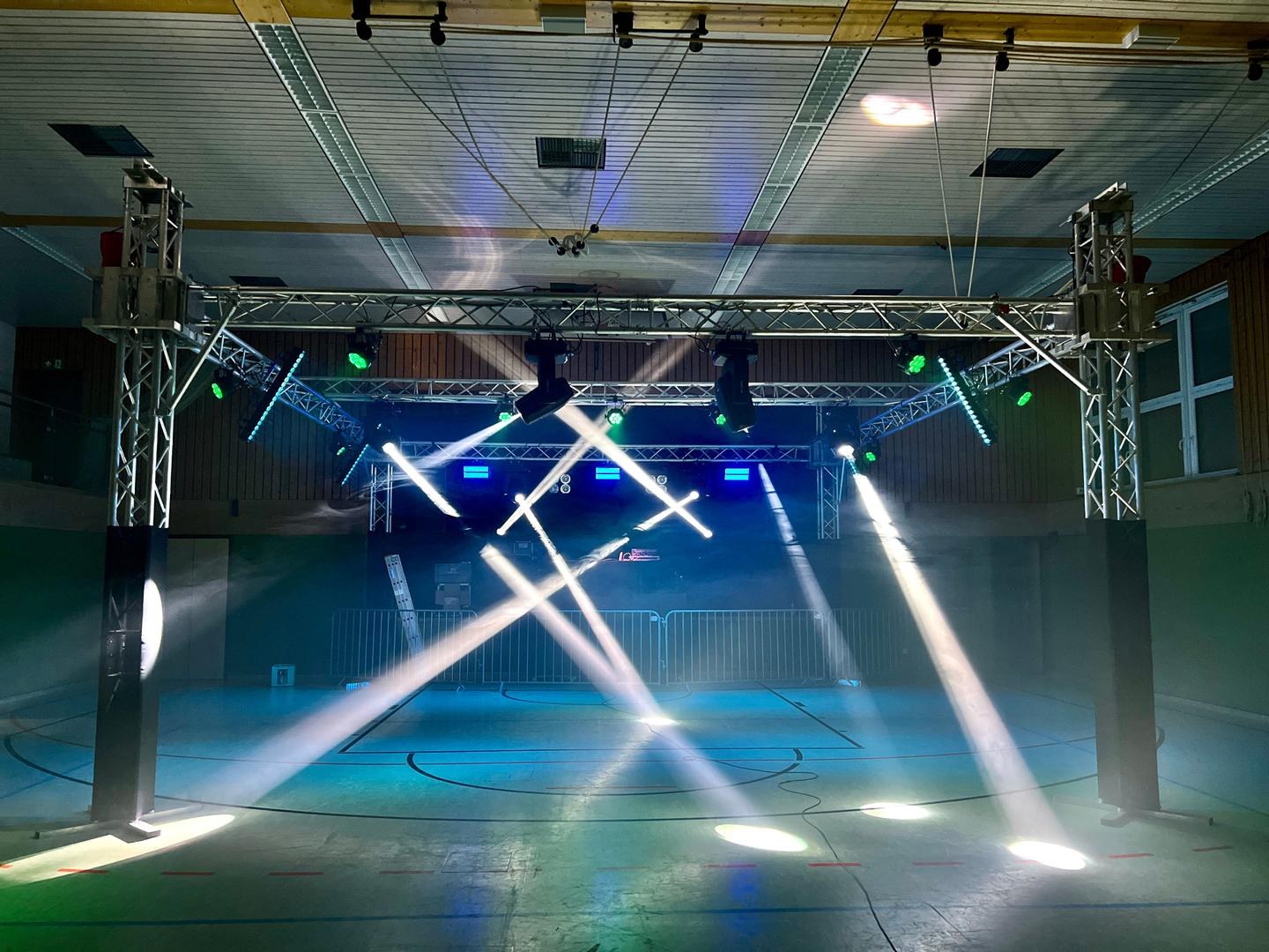 Partyzubehör & Eventtechnik – Musikanlage & Licht günstig mieten in Ni