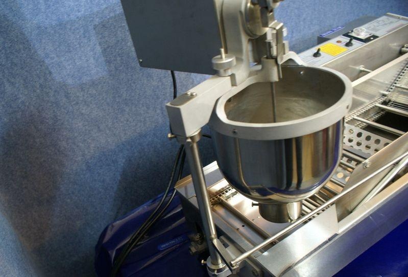 Donut-Roboter-Vollautomat Donutmaschine Donut mieten in Hohnhorst
