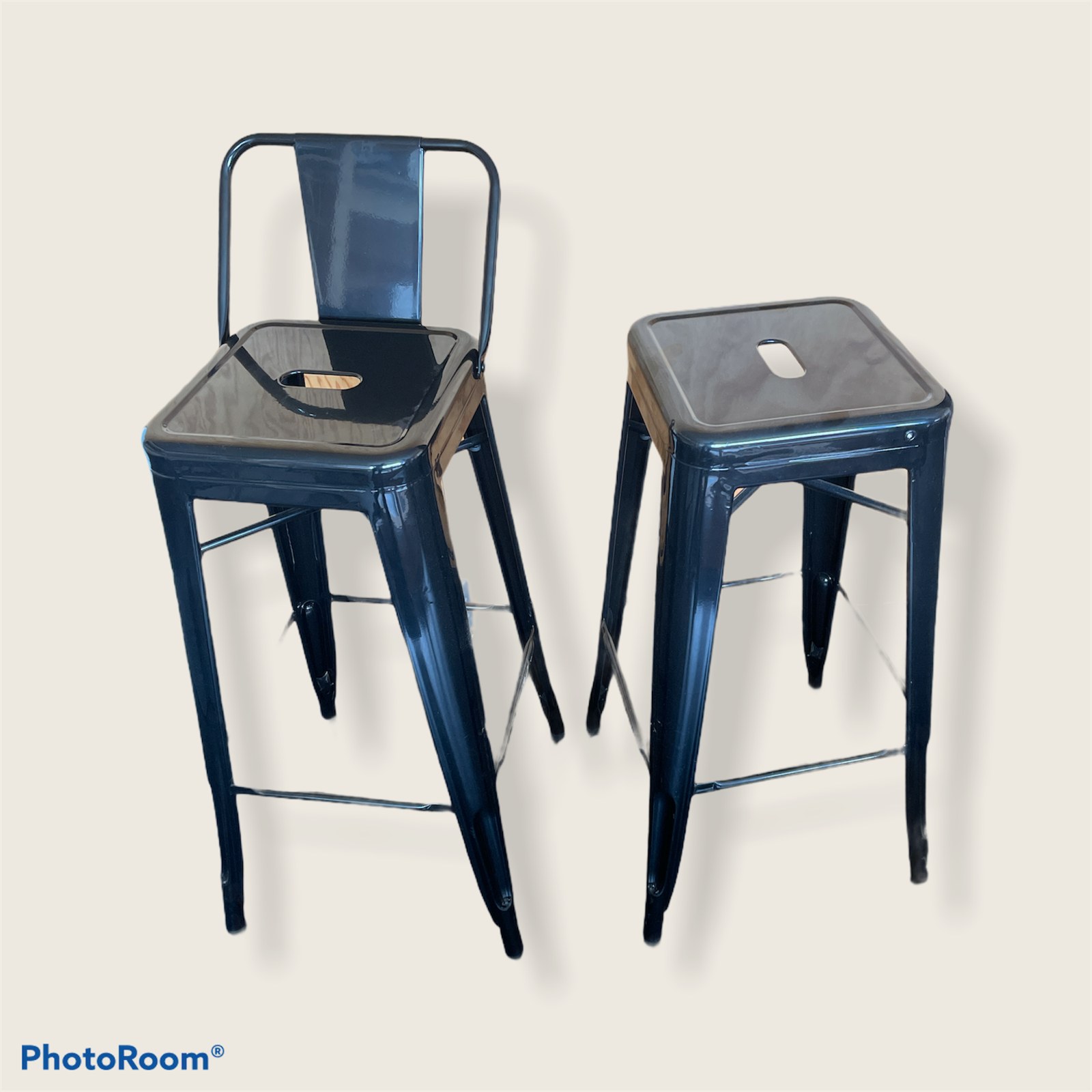 Barhocker Skul Metall schwarz Industry Design Barhocker mieten in Berg