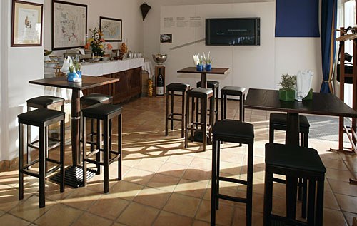 Barhocker Hemingway mieten in Bergkirchen bei unserem Team