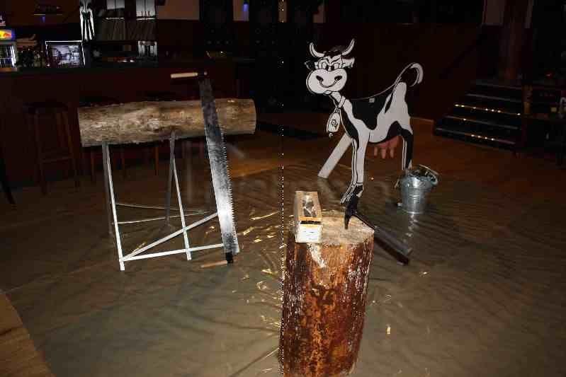 Wettmelken m. Kuh Elsa, mieten in Ginsheim-Gustavsburg – Eventspiel – 2