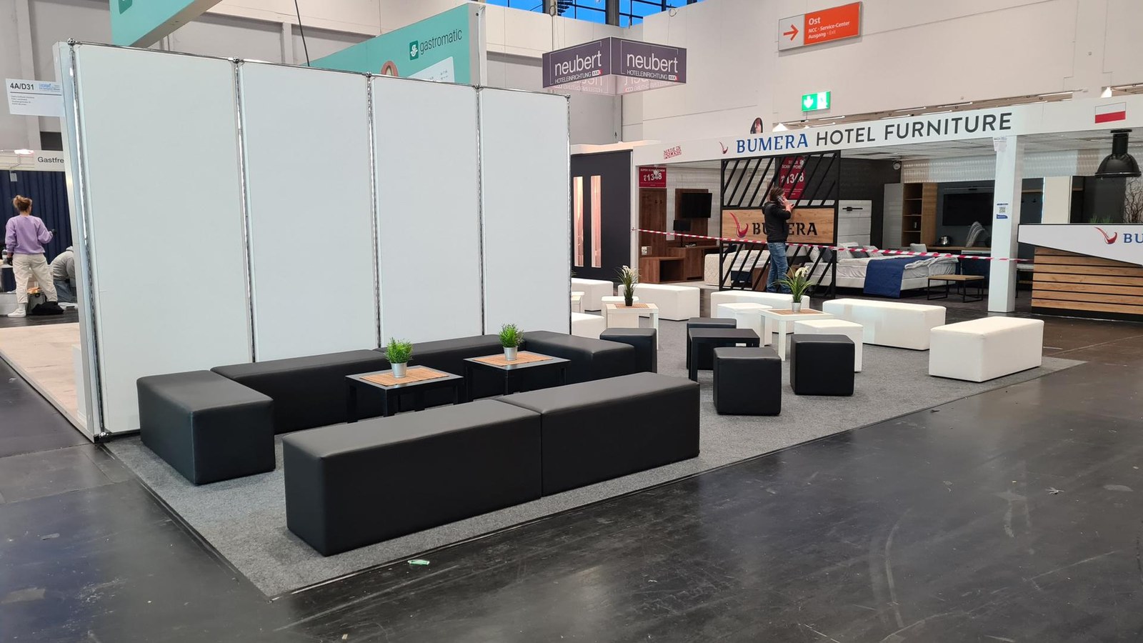 Loungemöbel Set, Sitzbank, Sitzwürfel, Loungetisch mieten – 2