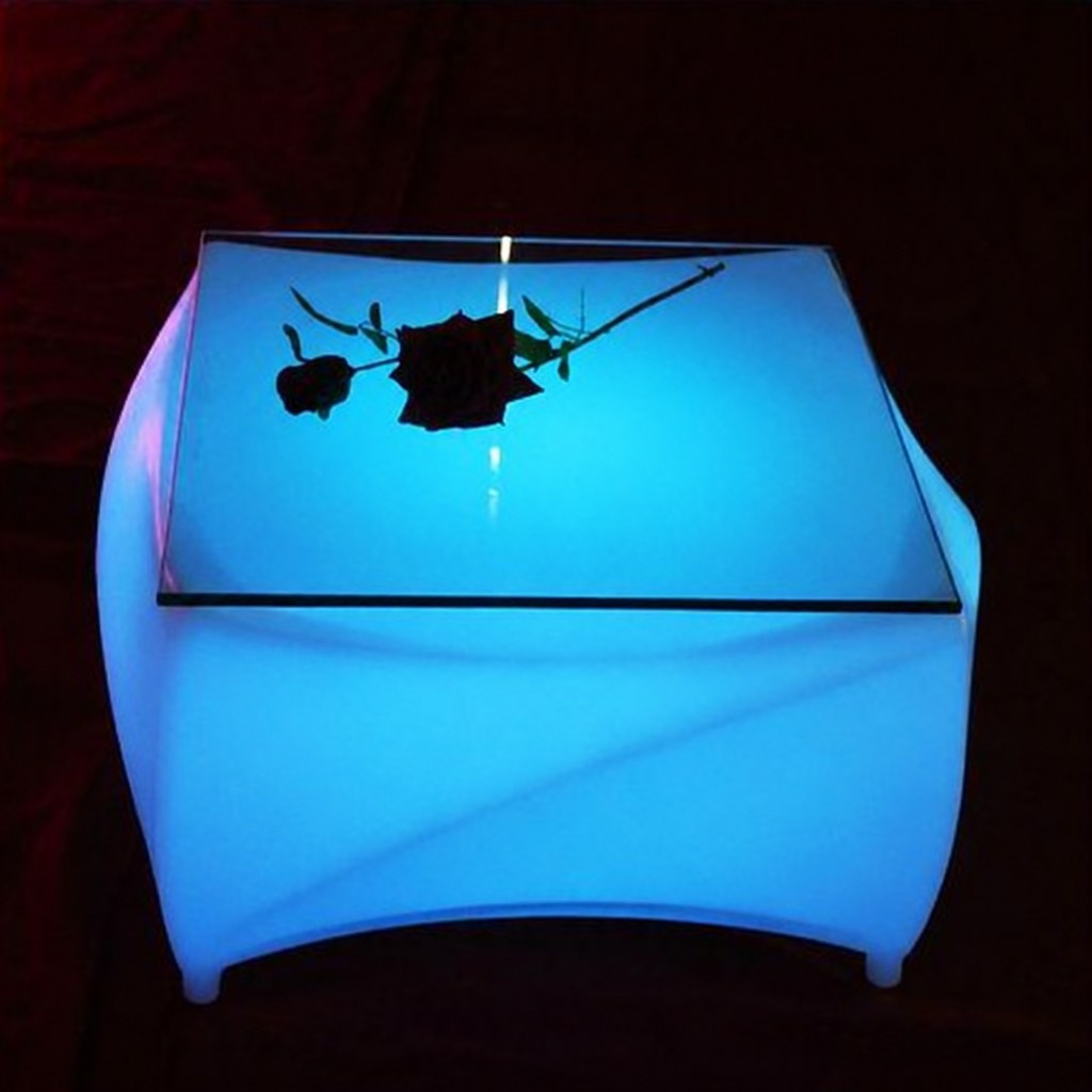 LED Lounge Tisch / Loungemöbel / LED Coffee Table / LED-Cocktail Tisch / Akku Betrieb mieten