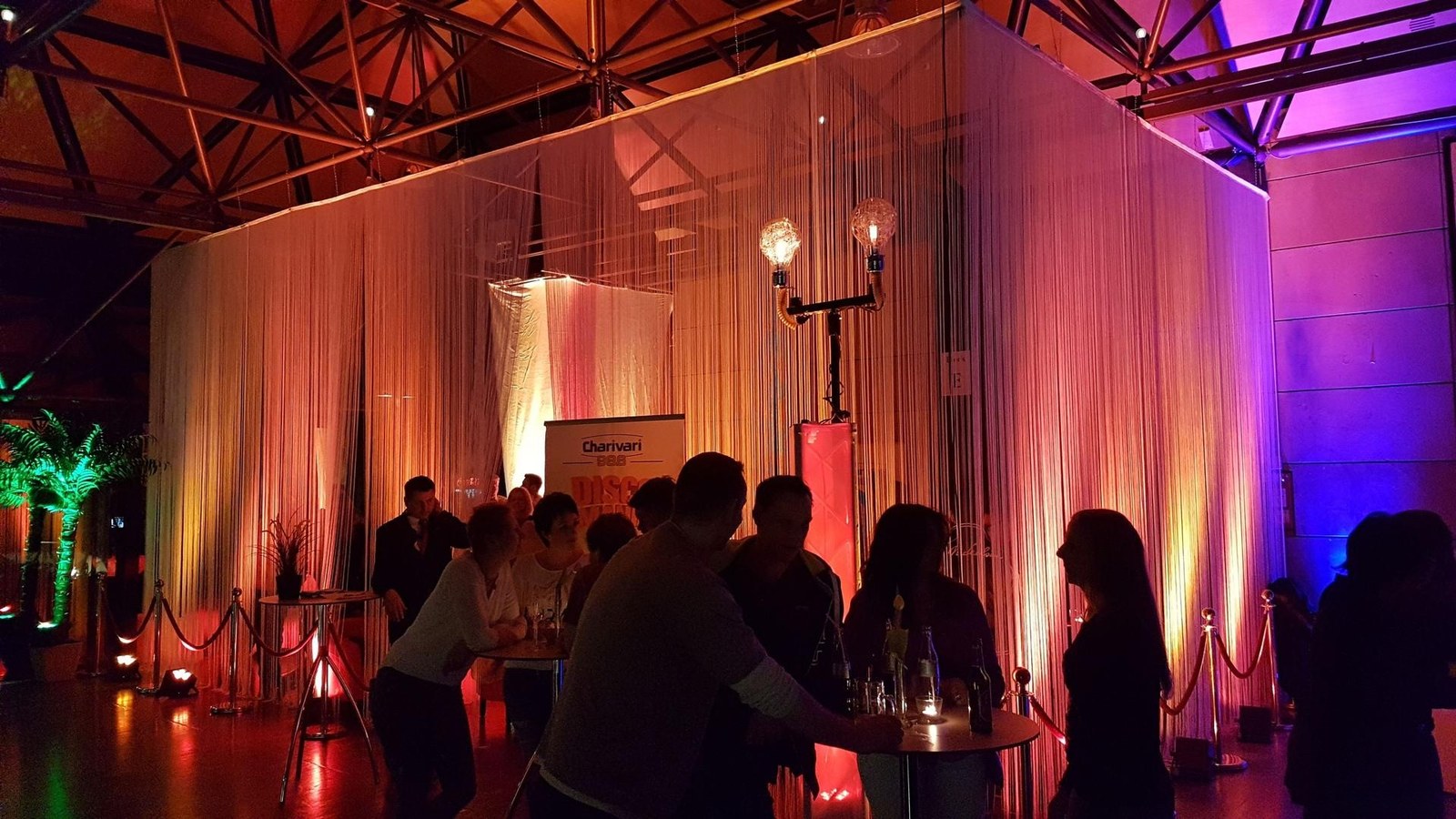 Fadenvorhang / String Curtain / Mobile Raumtrennung mieten – 2
