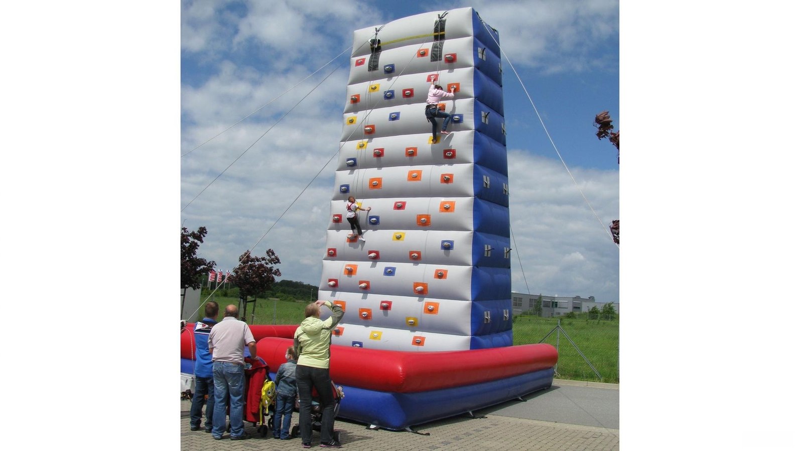 Kletterwand 9 m mieten in Hannover bei unserem Team