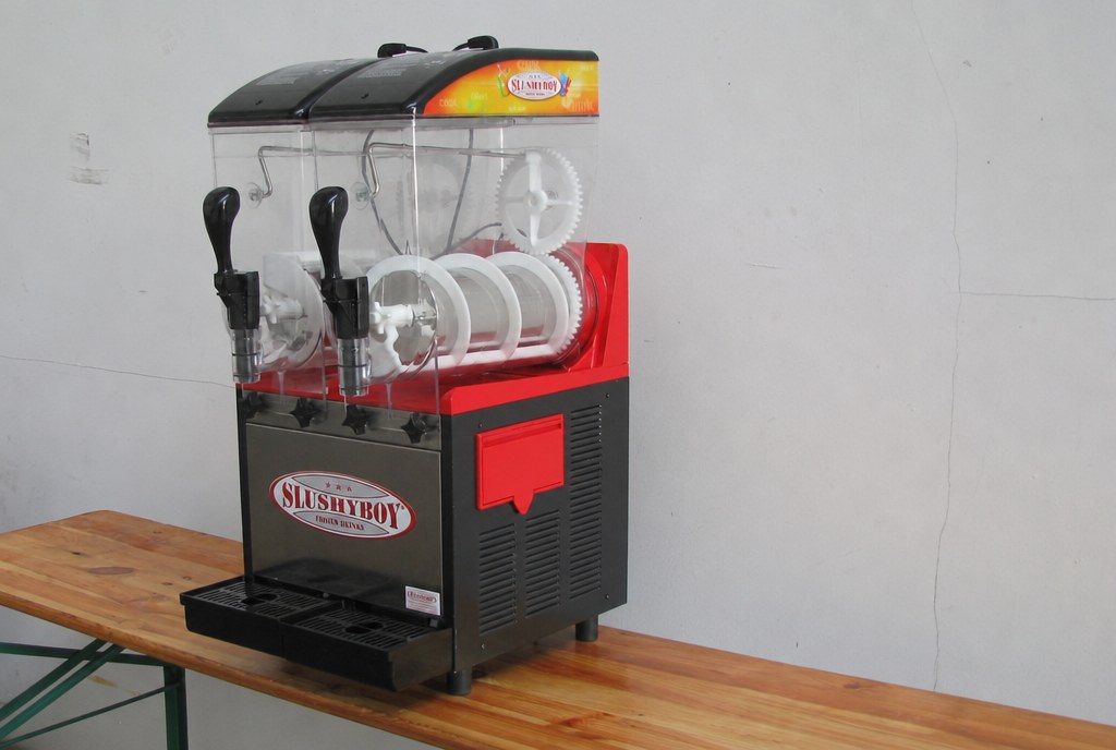 Slush Eis Maschine 2 x 12 Liter mieten in Hannover bei unserem Team