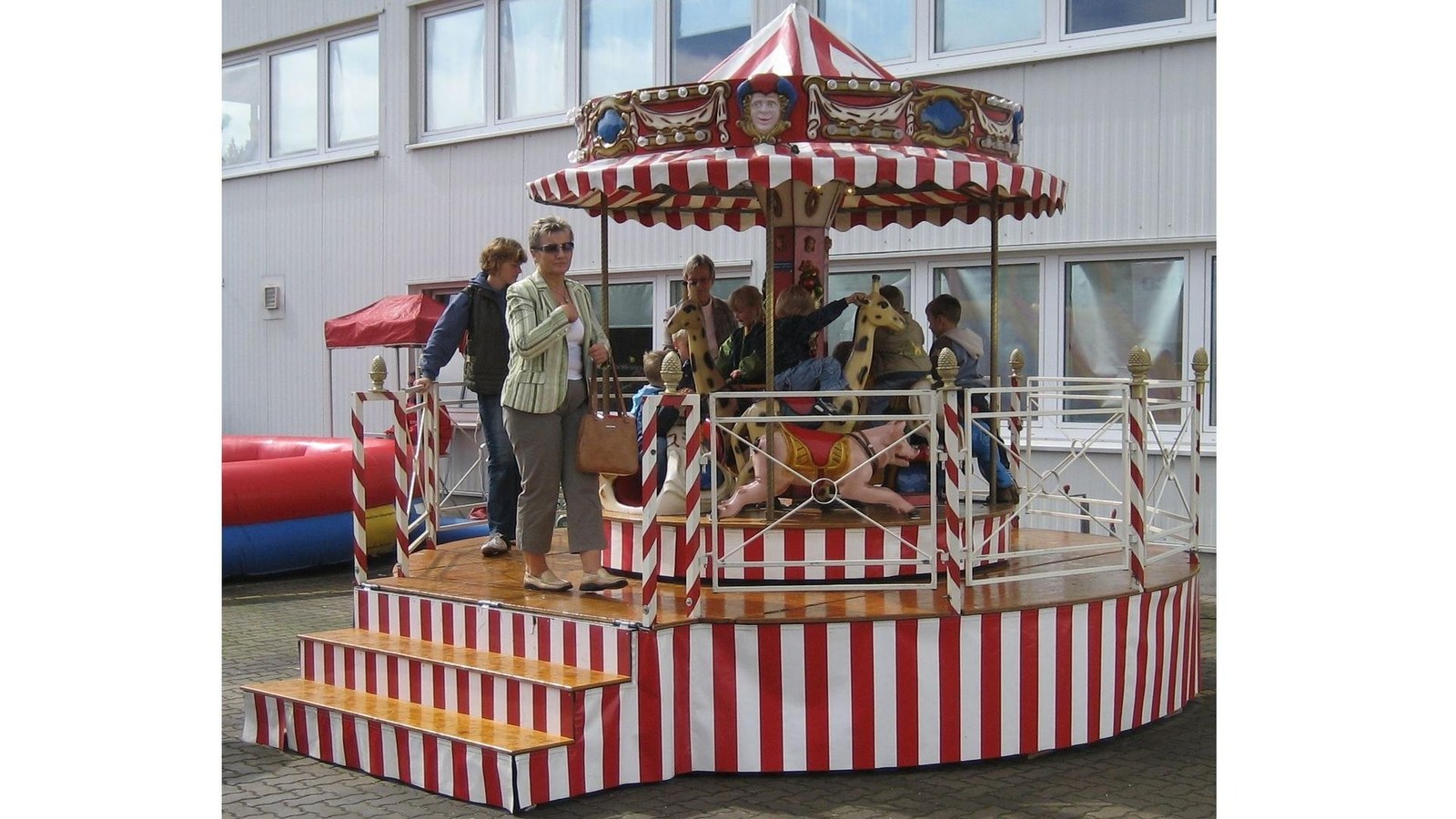 Nostalgie Kinderkarussell mieten in Hannover – Eventspiel