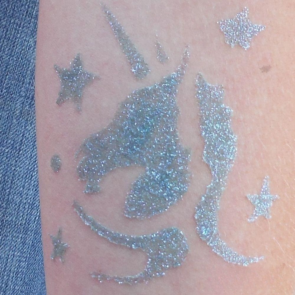 Glitzertattoos mieten in Hannover bei unserem Team