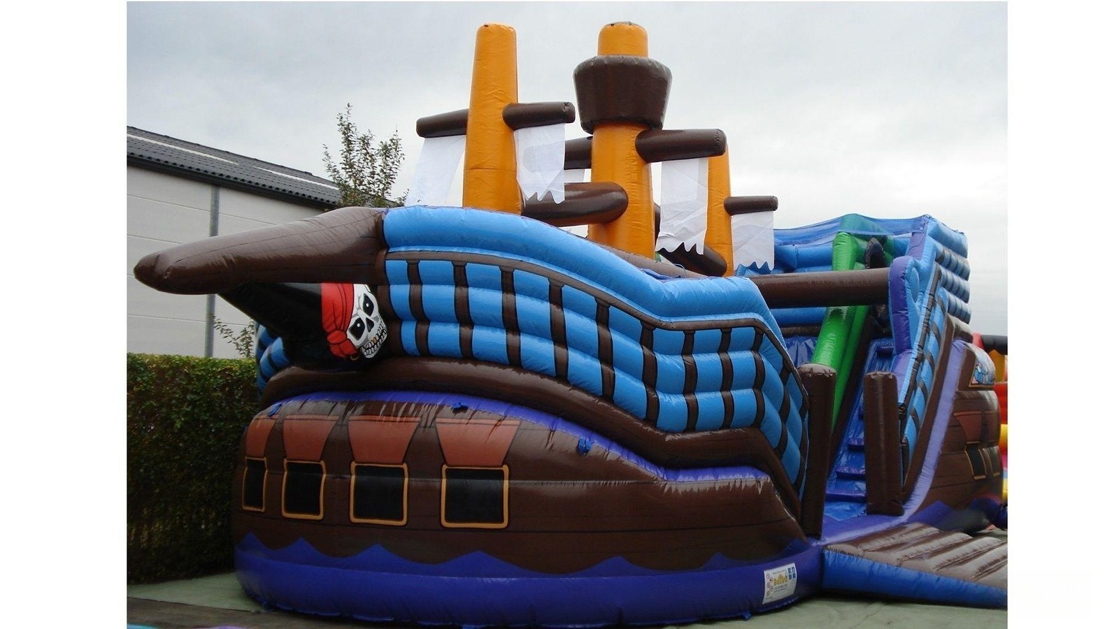 Hüpfburg Schwarze Galeone mieten in Hannover – Kinderspaß fürs Fest
