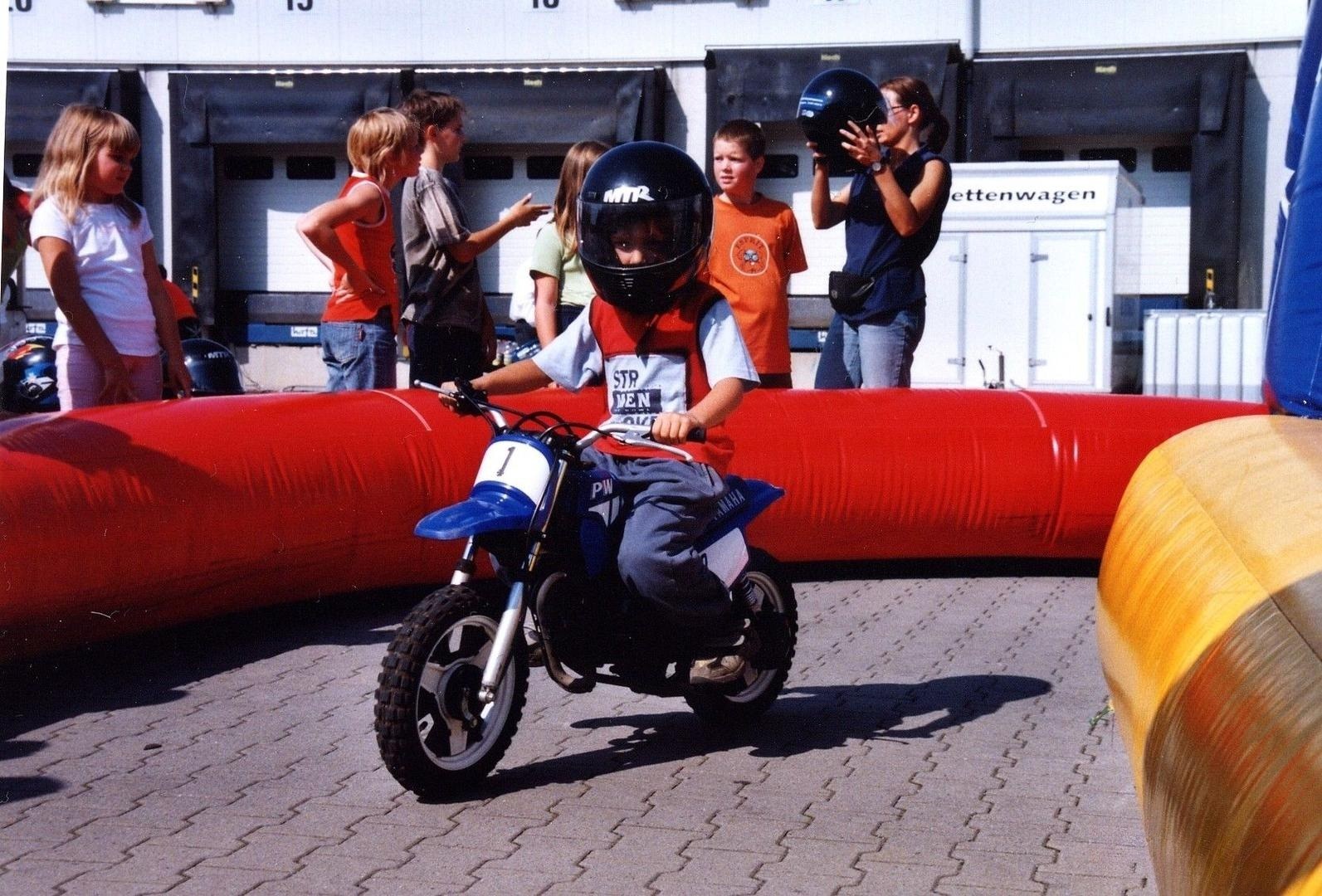 Mini Motorradbahn mieten in Hannover bei unserem Team