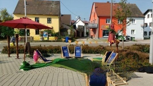 Liegestuhl aus Holz mieten in Böblingen bei unserem Team