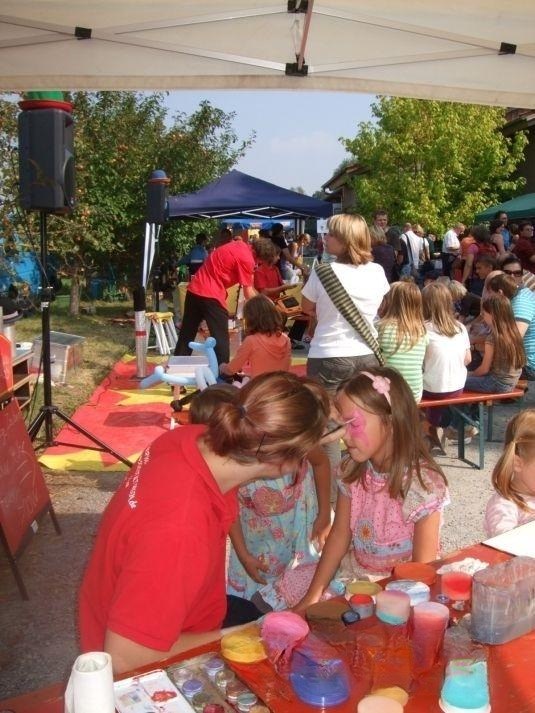 Schminkstand mit Personal mieten in Eibelstadt – Kinderprogramm