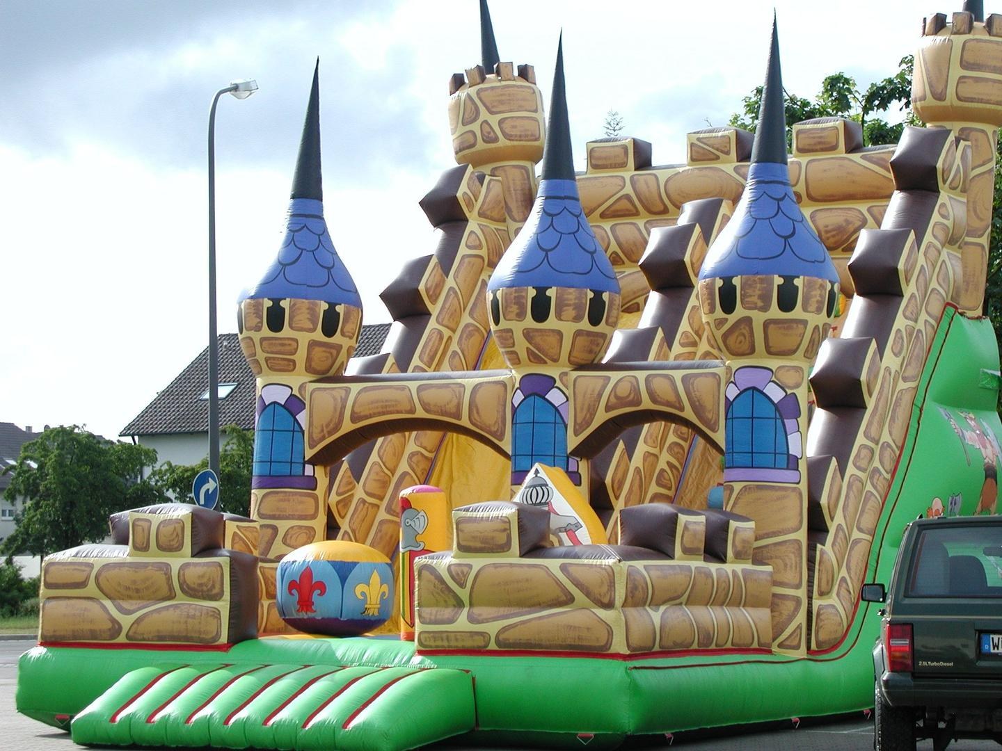Riesenrutsche Schloss mieten in Eibelstadt – Kinderspaß fürs Fest
