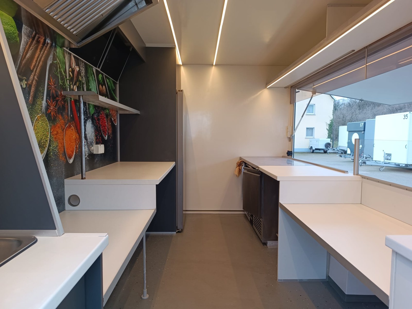 Wagen 2 – Imbisswagen mieten in Arnstein bei unserem Team – 3