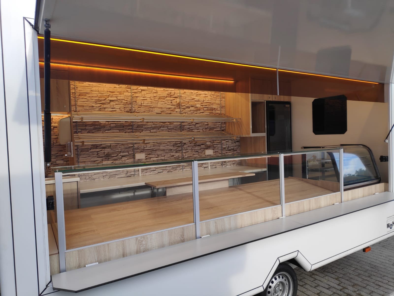 Wagen 65 – Bäckereianhänger mieten in Arnstein – Anhänger