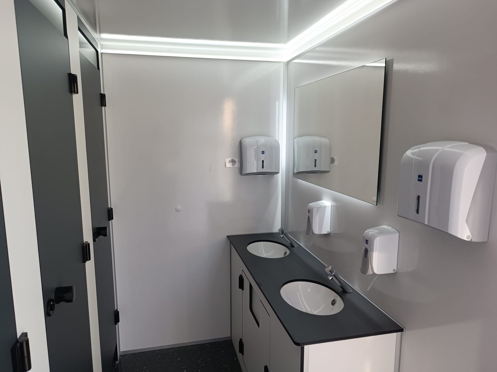 Wagen 18 – Toilettenwagen mieten in Arnstein – Sanitär mobil