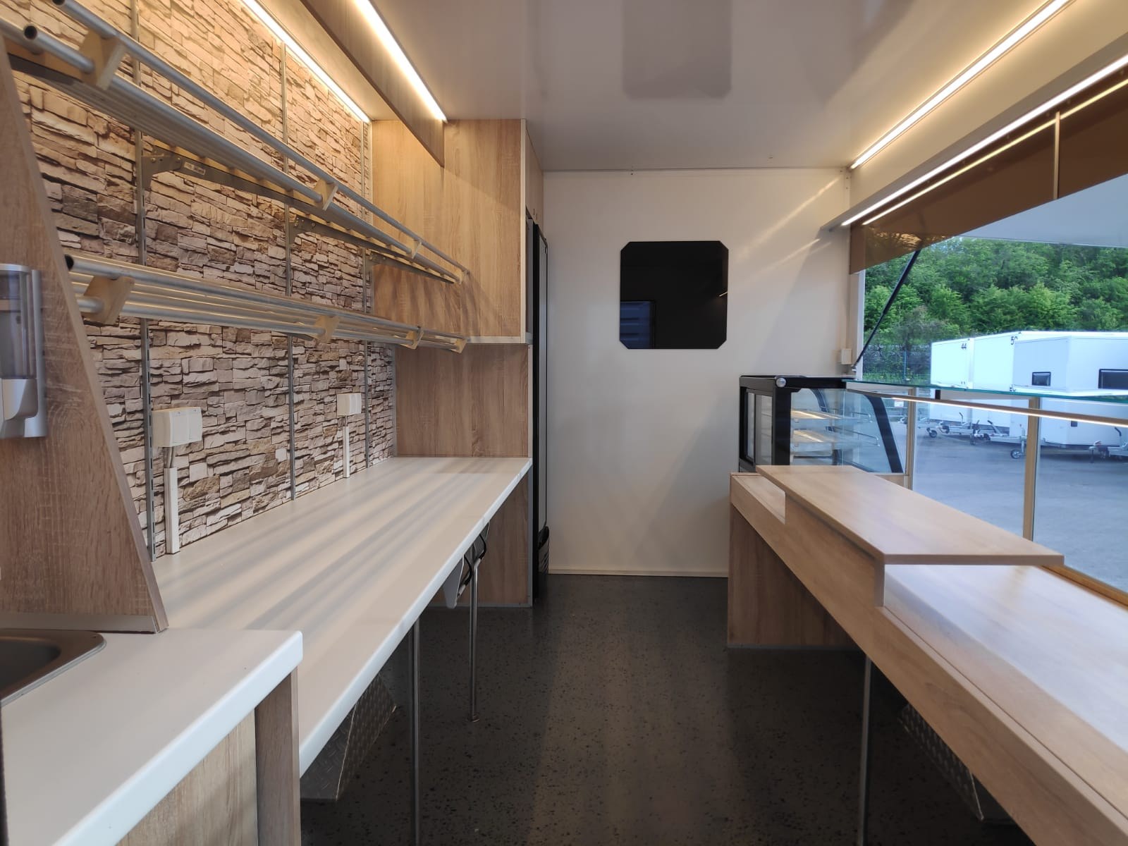 Wagen 65 – Bäckereianhänger mieten in Arnstein – Anhänger – 2