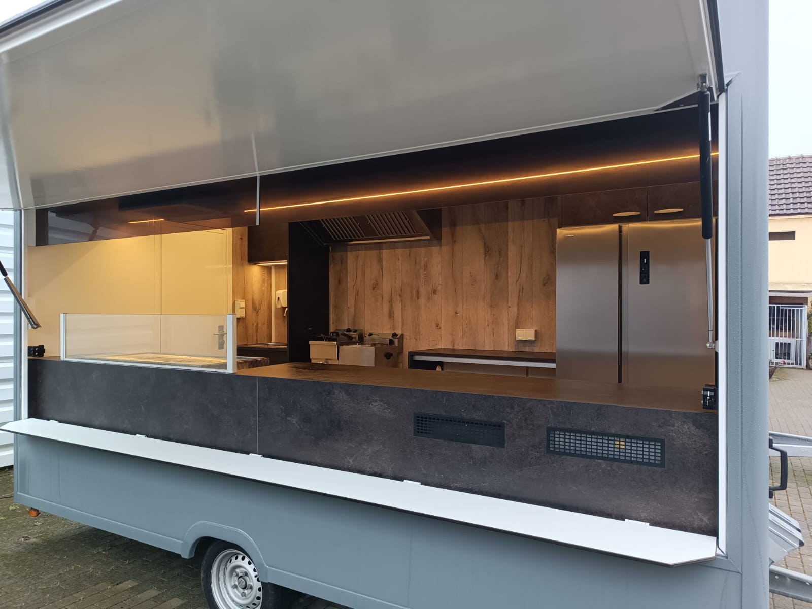 Wagen 42 – Imbisswagen mieten in Arnstein – Mietartikel – 2
