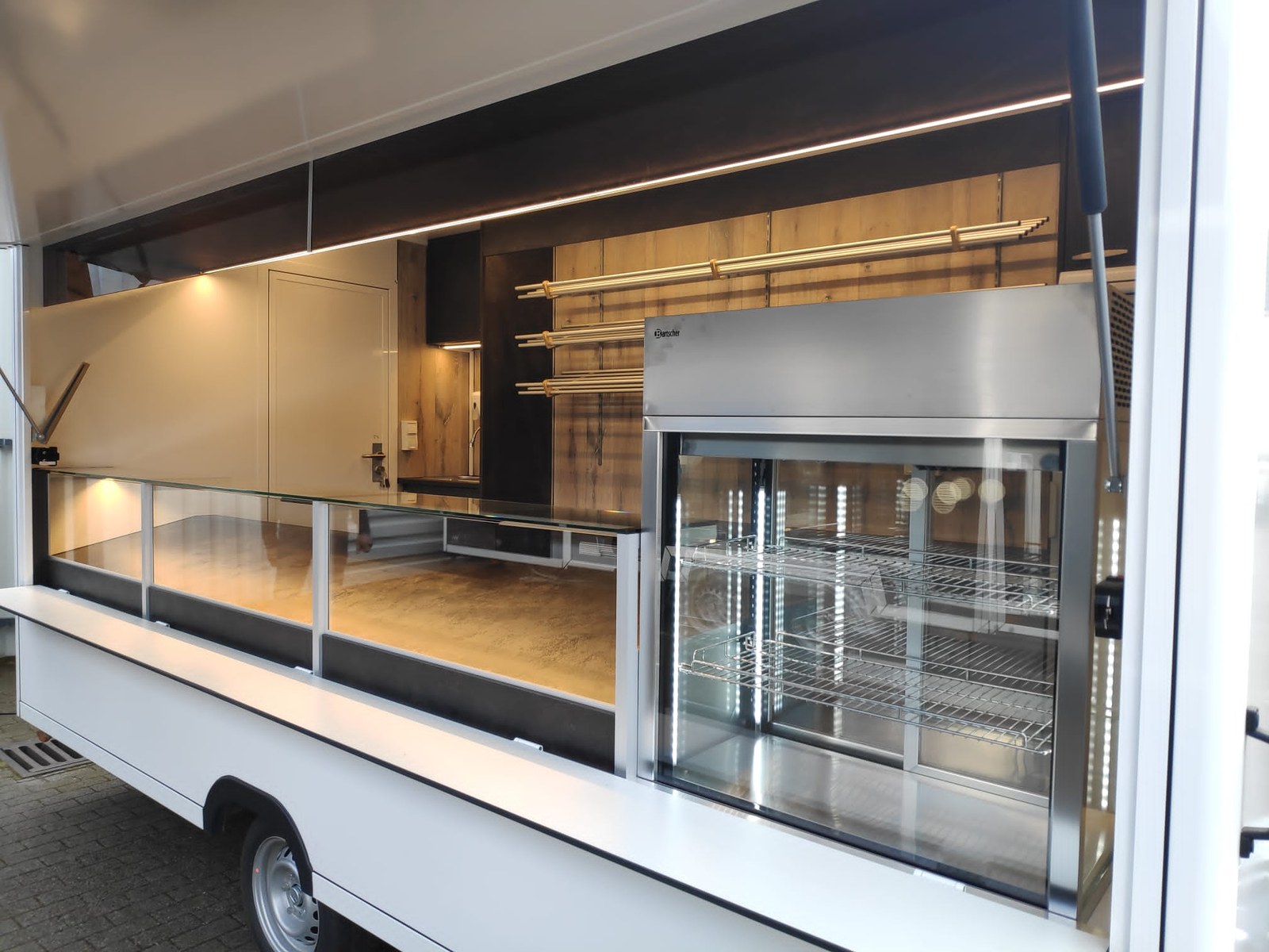 Wagen 27 – Bäckereianhänger mieten in Arnstein – Anhänger