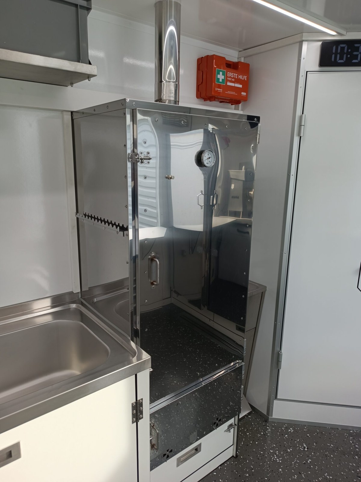 Wagen 62 – mobile Wurstküche mieten in Arnstein – Mietartikel – 2