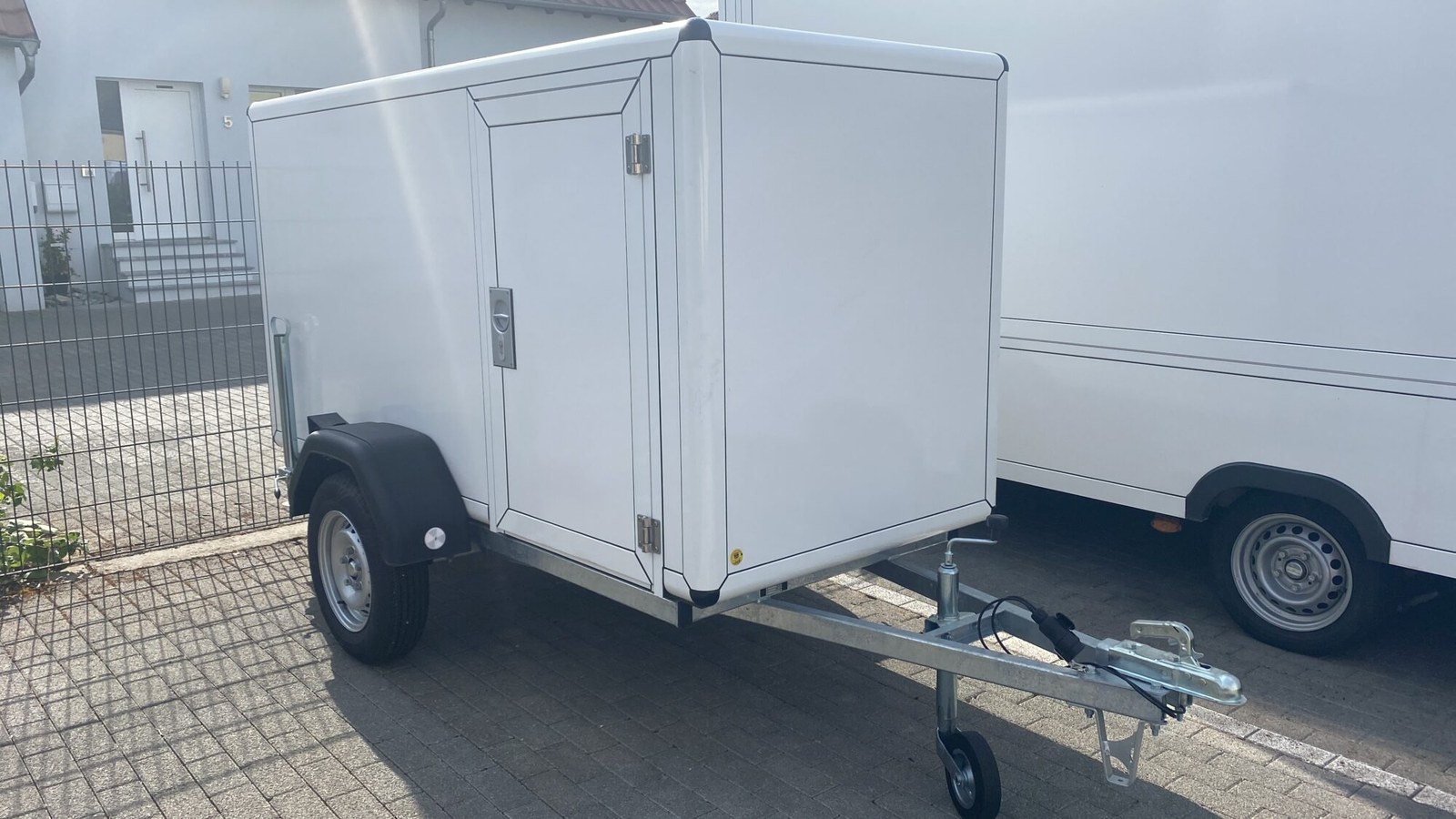 Wagen 4 – Kühlanhaenger mieten in Arnstein bei unserem Team
