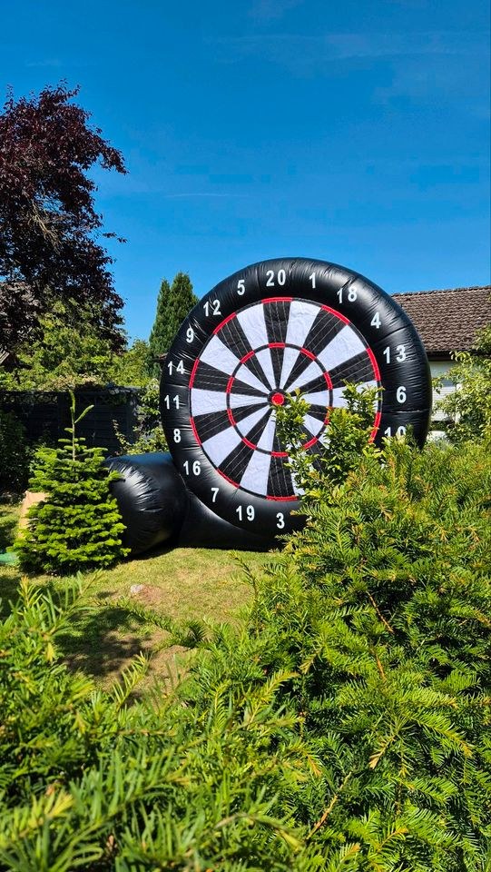 Mega XXL Fußballdart 3,50m Höhe aufblasbar wie Hüpfburg mieten in Deutsch Evern – 3