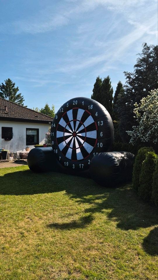 Mega XXL Fußballdart 3,50m Höhe aufblasbar wie Hüpfburg mieten in Deutsch Evern – 2