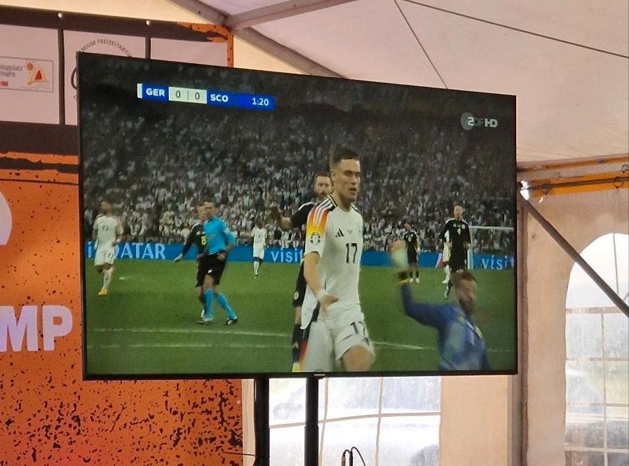 75 Zoll 190cm 4K UHD Smart TV AndroidTV mieten in Deutsch Evern – 3