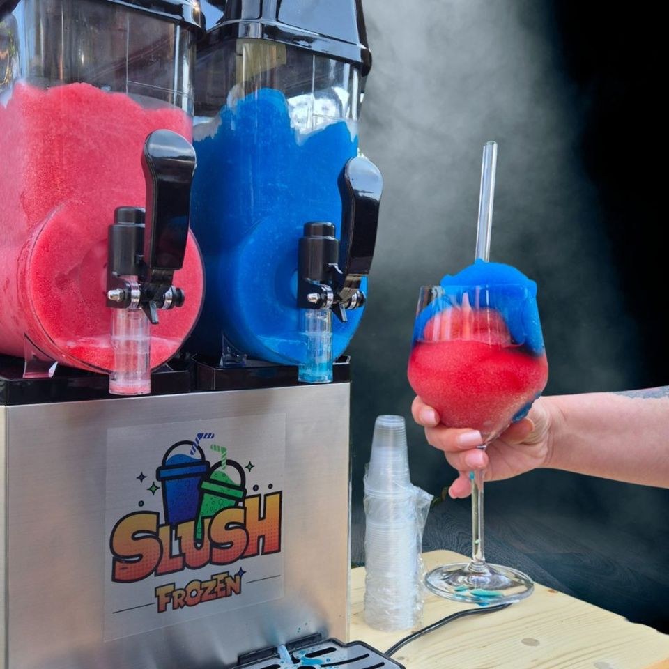 Slush-Eis Maschine mieten bei Fetenkidz Events René Müller