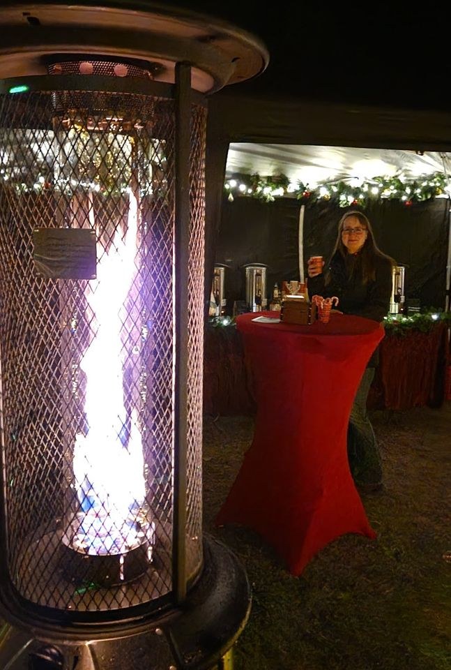 Terrassenfeuer Gas Heizstrahler Feuersäule mieten in Deutsch Evern
