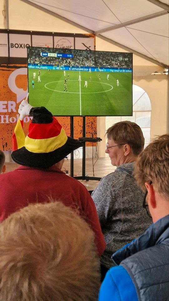 75 Zoll 190cm 4K UHD Smart TV AndroidTV mieten in Deutsch Evern – 4