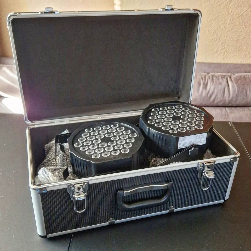 AKKU LED-Strahler DMX Sound Disco Bühnenlicht Party mieten – 3