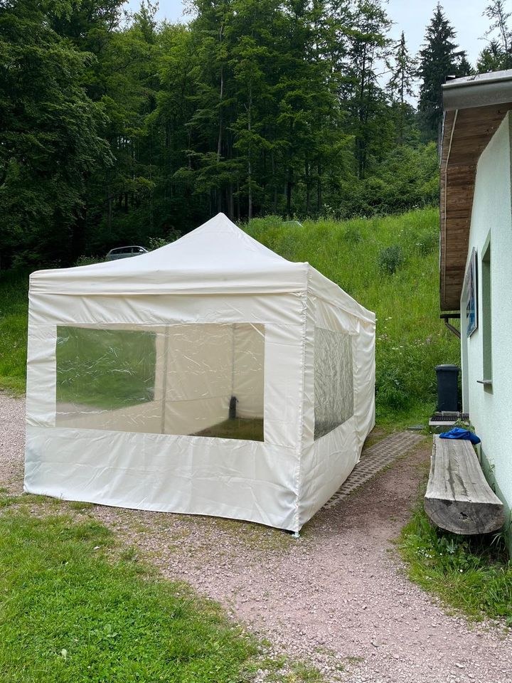 Faltpavillon 3x6 Zelt mieten in Suhl – in Minuten aufgebaut