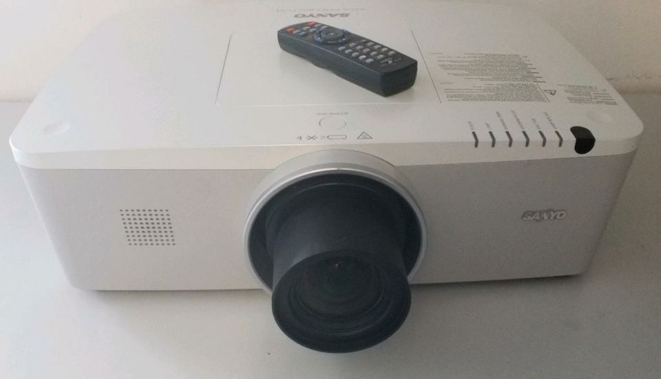 MIETE | Beamer | Sanyo PLC- XM100L – 3
