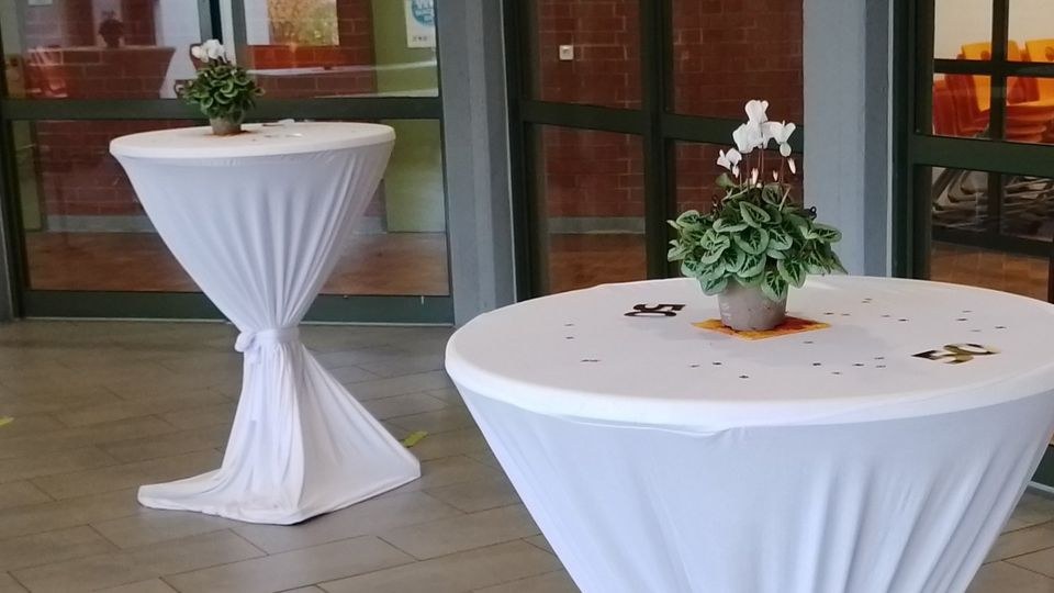 MIETE | Stehtisch  |   Der Treffpunkt auf Partys und Festen