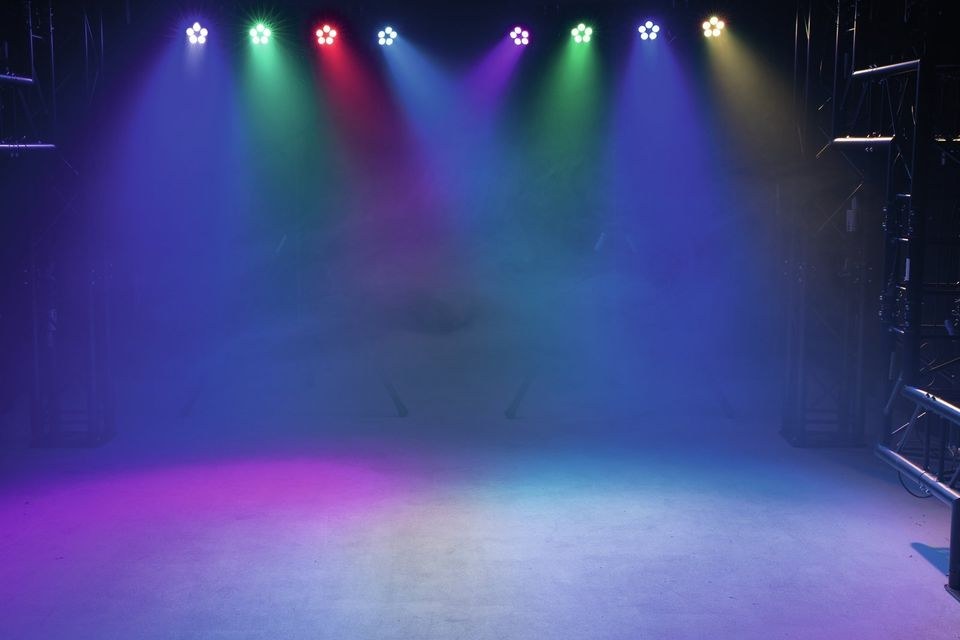 MIETE | LED Lichtanlage mit 4 Scheinwerfern und Stativ - für Hochzeit, Party, Bühne, DJ... – Thumbnail 6
