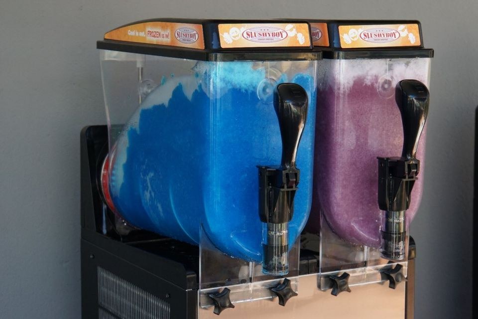 MIETE | Slush-Eis-Maschine | 2X 10 L | Incl. Slushsirup