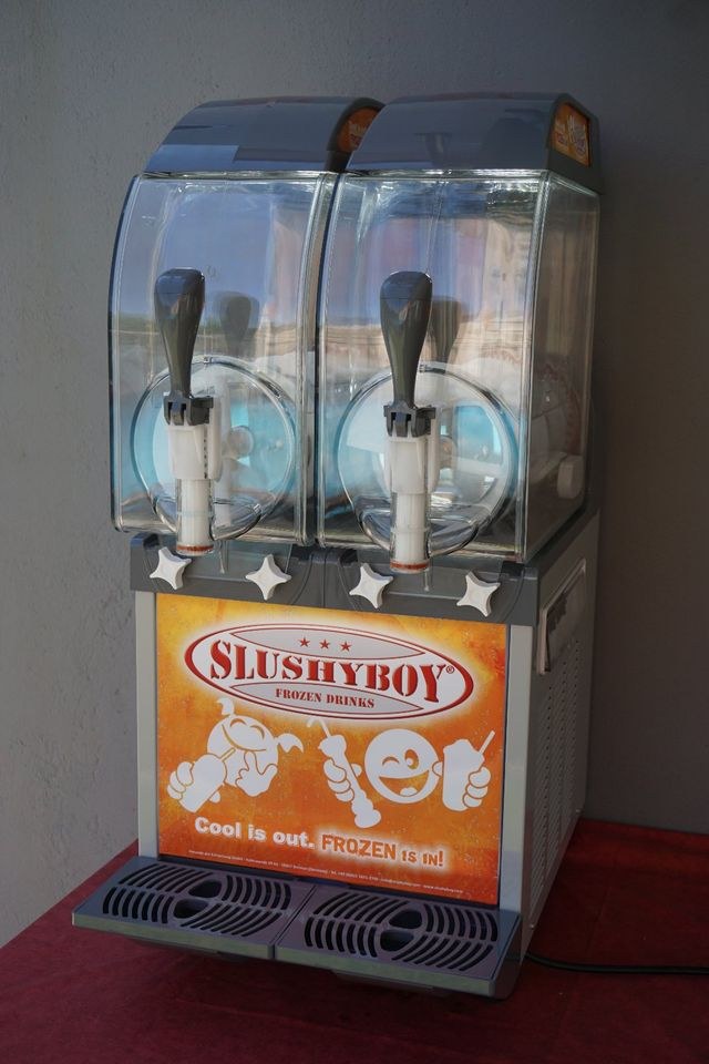 MIETE | Slush-Eis-Maschine | 2 X 11 L | Incl. Slushsirup – 2